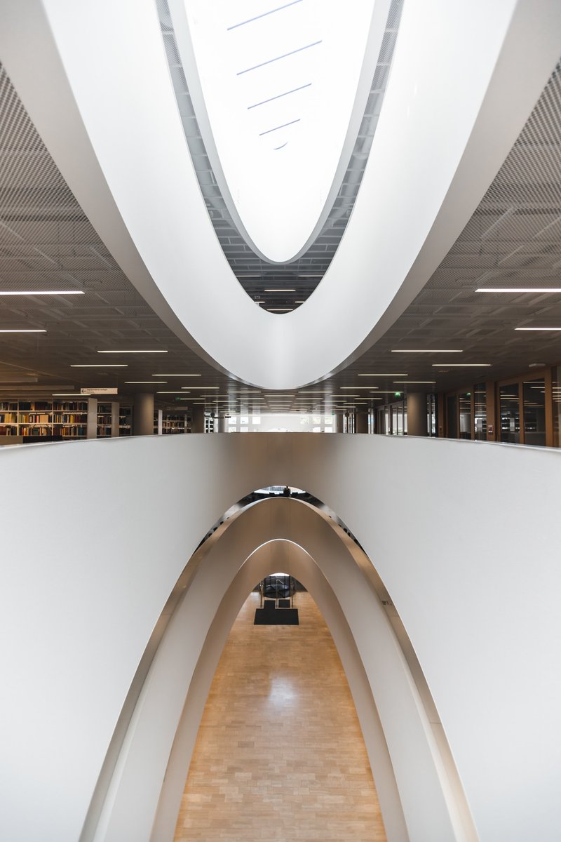 thisisFINLAND's tweet photo. You might know Oodi, Helsinki Central Library, but have you ever visted this architectural gem? Her name is Kaisa, and she functions as the Main Library of @helsinkiuni  📚

📷: Natalya Letunova on @unsplash https://t.co/5sY5Bf6O31