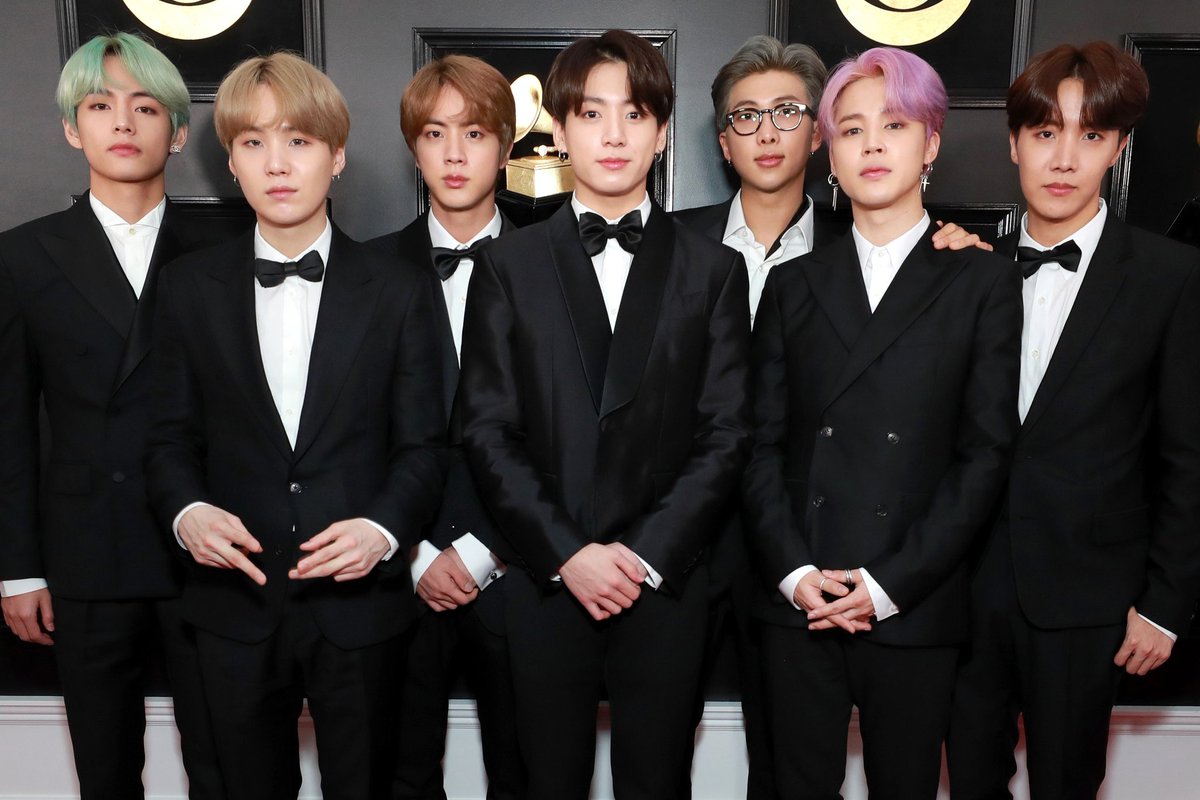 Корейская группа бтс. Группа бтс 2019. Бтс участники с именами. Группа бтс 2020. Bts сколько человек.