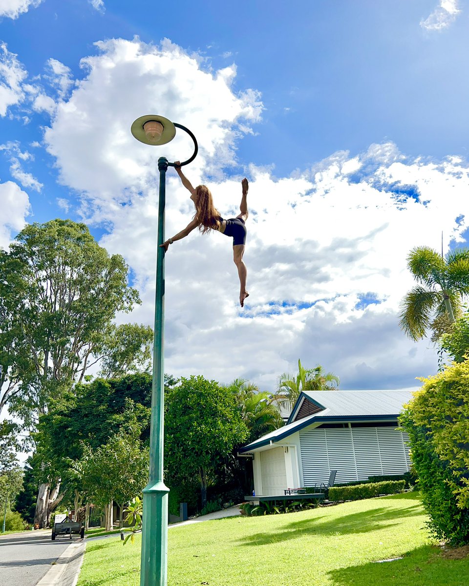 oliviavivian's tweet photo. The @TwotagsGymWear FLAG!!! Absolutely loving their new Motive Biker shorts! ‘MOTIVE-ating’ me to try new tricks on the local light post! Code OLIVIATT for %off #twotags #ttbodylove #ad https://t.co/FNEZU0ncPq