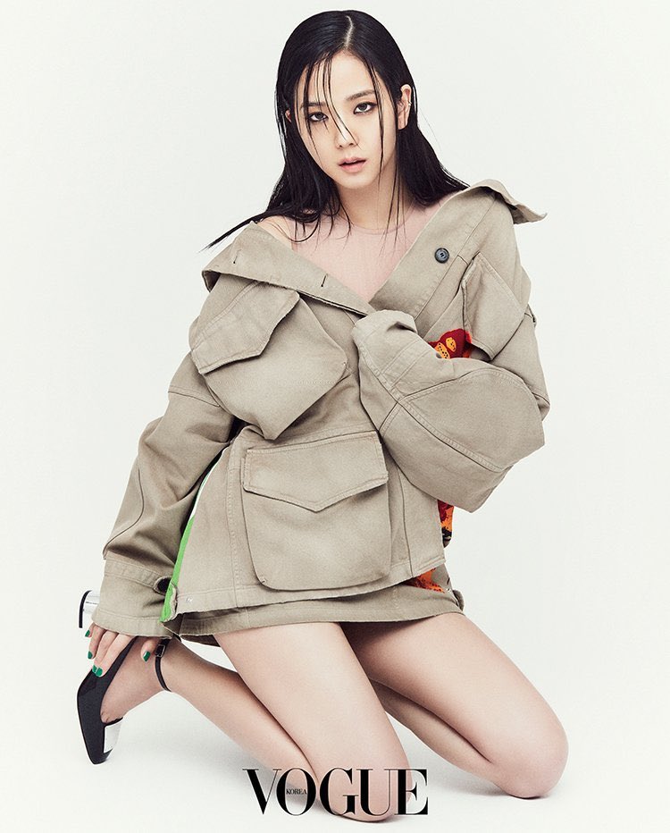 PopCrave's tweet photo. #BLACKPINK’s #JISOO for the April 2022 issue of @VogueKorea. https://t.co/xU9HqI7rGm
