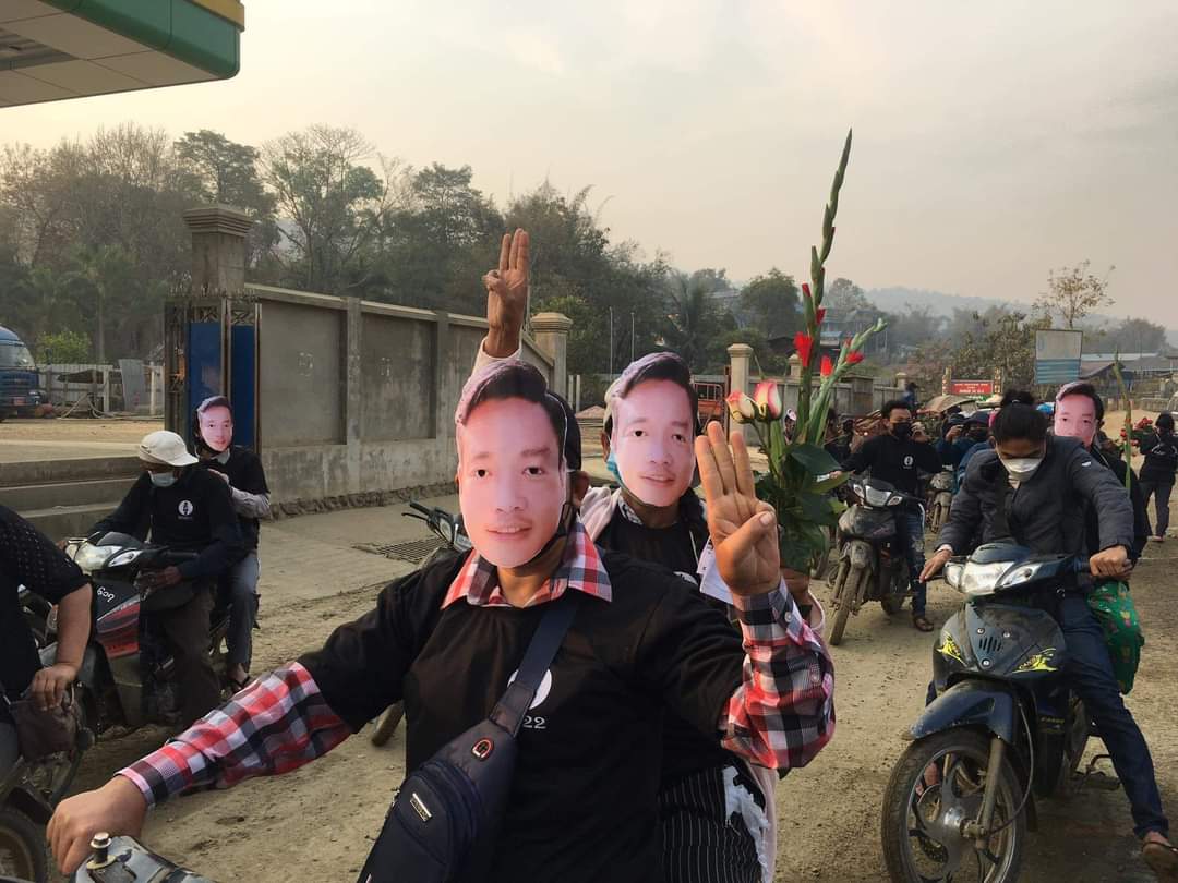 DemoRevoMM's tweet photo. Anti-coup revolutionary strike in Kachin's Hpakant Twp as usual and sent prayers for fallen heroes during revolution.

#2022Mar14Coup #HelpMyanmarIDPs #WhatsHappeningInMyanmar https://t.co/CnUXwfo2yT