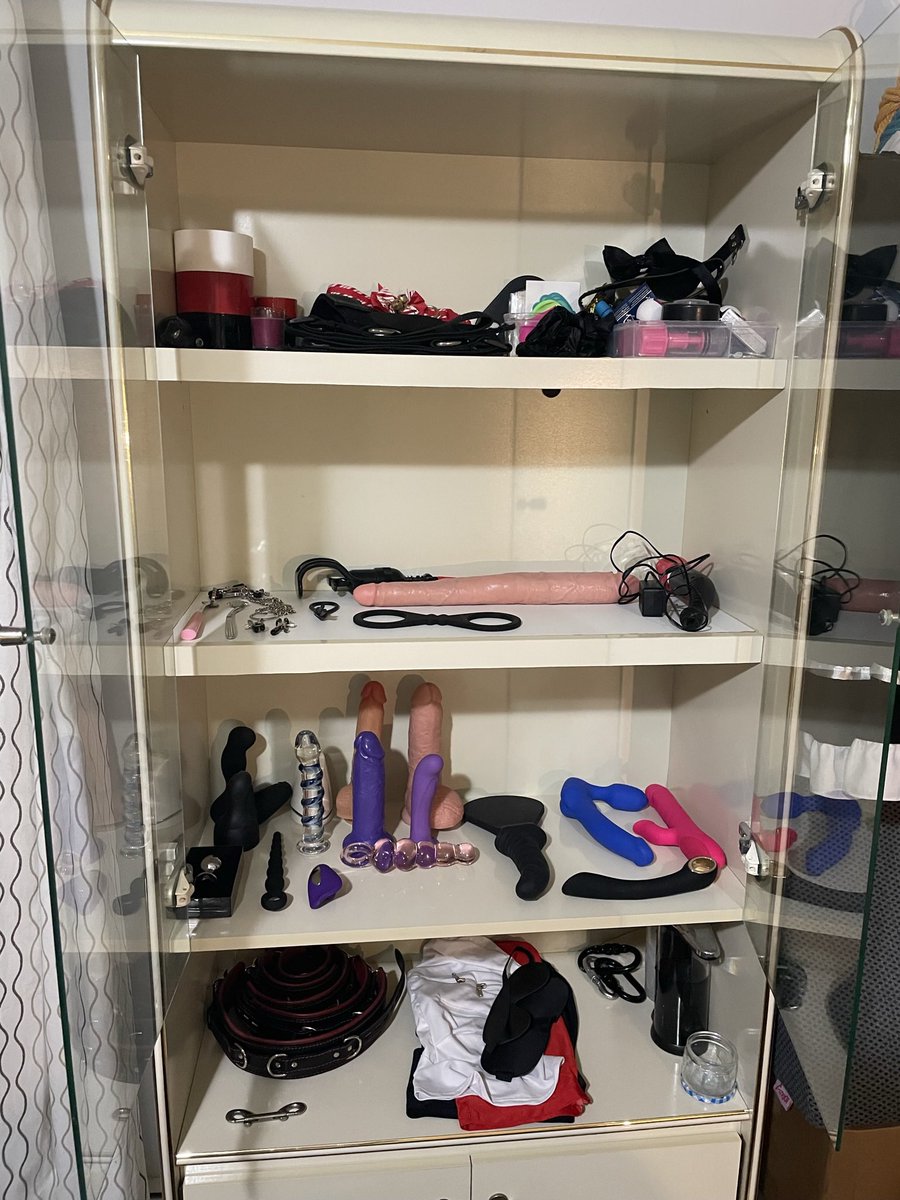 knottybrat_'s tweet photo. toy collection is thriving https://t.co/VvDyoCtvj2