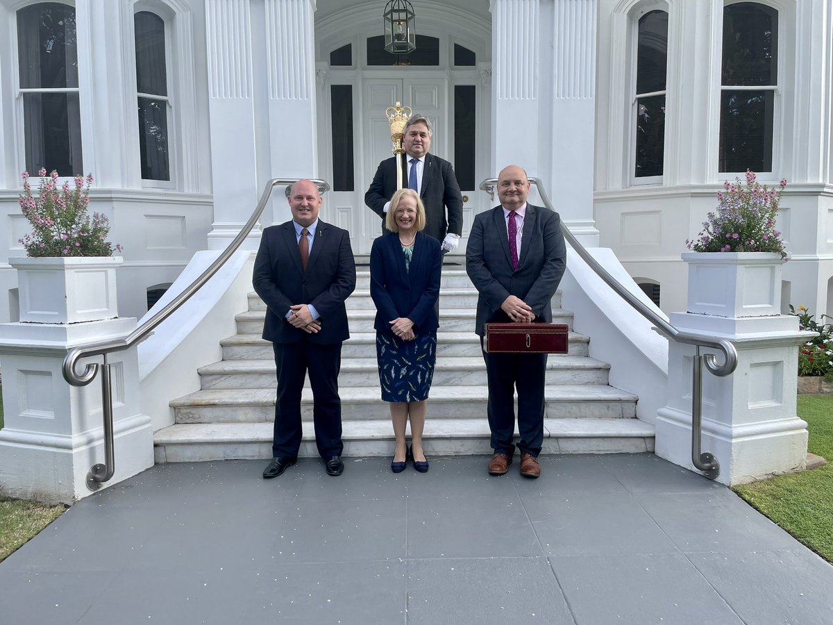 Her Excellency granted Royal Assent this afternoon to two Appropriation Bills, which were presented by the Speaker of Parliament @Curtis_Pitt_MP in the presence of the Sergeant-At-Arms and Clerk of the #Qld Parliament