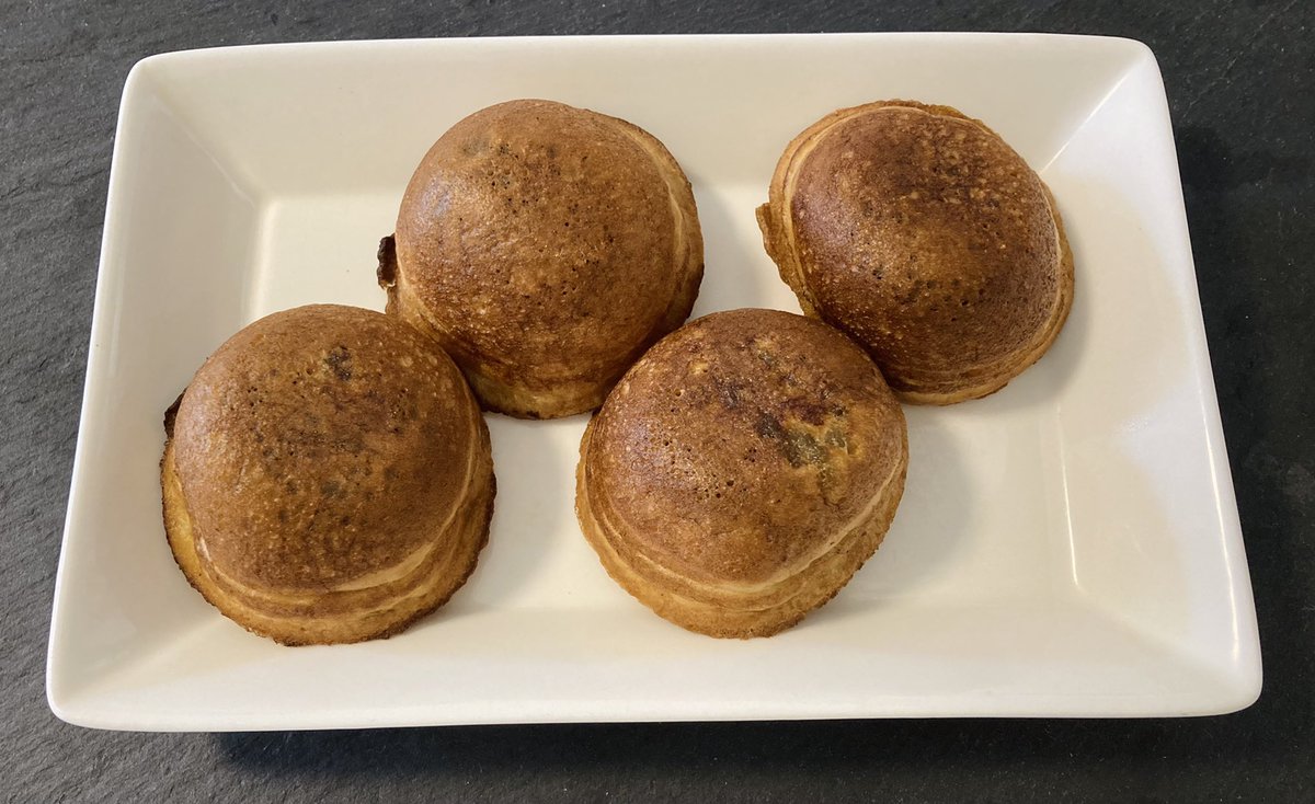 名月は　ふたつ過ぎても　瀬田の月
芭蕉

この満月も何個でもいけちゃいます。
温め直しは、少し手間ですが蒸して温めてから少しトースターで焼くのが好きです。

＃芭蕉 #蜂蜜まん #三重県 #でもうなぎは関西風が好き