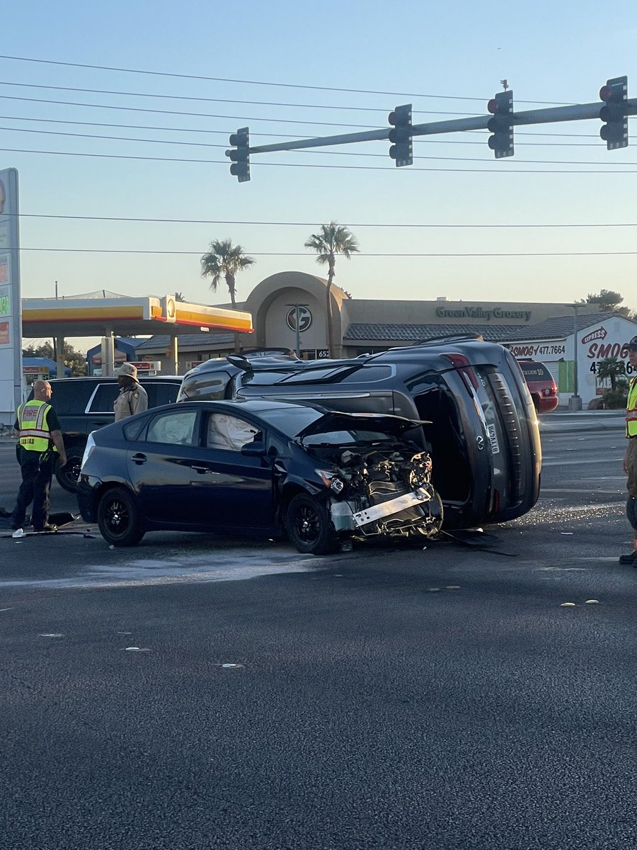 Clarissa_xx93's tweet photo. @galygurl @lovesteff_ Just got discharged. Praying for innocent Vici out there &amp; my baby, I won’t find out until tomorrow with my OB.🙏🏼 this woman took a red light &amp; hit me on my side https://t.co/FuhcfJq2Hl
