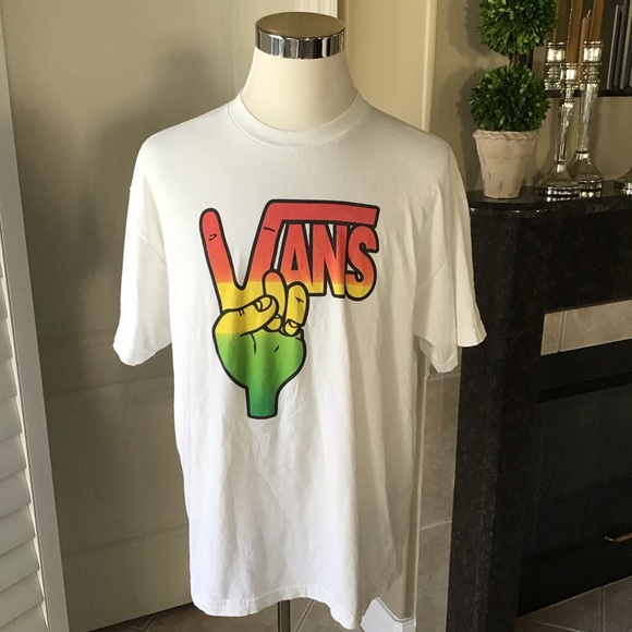 BeBoundlessBo's tweet photo. So good I had to share! Check out all the items I'm loving on @Poshmarkapp from @ReviveMe_Thredz #poshmark #fashion #style #shopmycloset #adidas #enyce #vans: https://t.co/duK9H5m3ri https://t.co/50BY4IAGTR