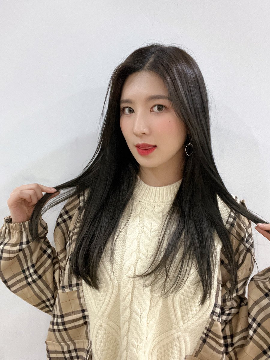 blingbling_new's tweet photo. [#차주현]
쁠랑 🍭 
사탕 많이 먹어어어~🍬

#블링블링 #BlingBling #ブリンブリン 
#CHA_JUHYUN #チャ_ジュヒョン https://t.co/FwuYWxYTeS