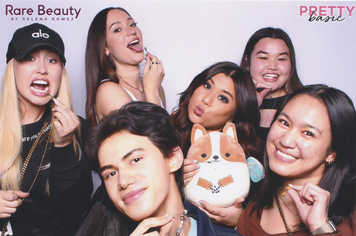 claireefelipe's tweet photo. this serve >>> @tksjuicypolls @ALISHAMARIE @missremiashten #prettybasicliveirvine https://t.co/UNu2svJrSE