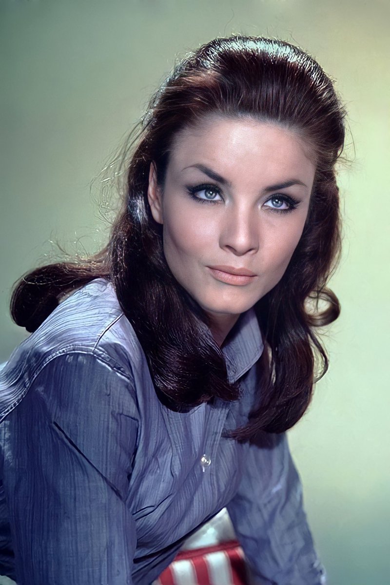 Here is a great photo of Kate O’Mara from the 1960’s who was considered for the female lead in Department S. None the less Kate appeared in a few Cult shows of the time and went on to have a great acting career  . #DepartmentS  #KateOMara  #ThePersuaders #TheAvengers #Dynasty