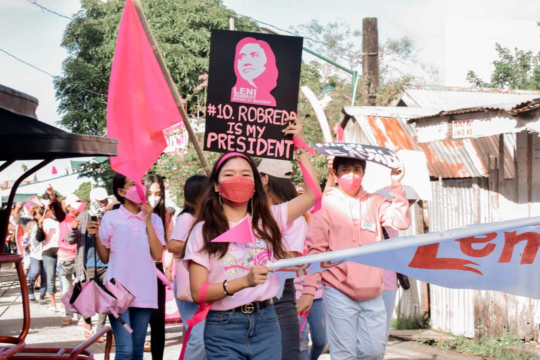 JEDdism_'s tweet photo. Lalaban para sa kinabukasan! 🌷💗

#LeniRobredo2022 
#KulayRosasAngBukas 
#LetLeniLead https://t.co/SYdq3m7VXt