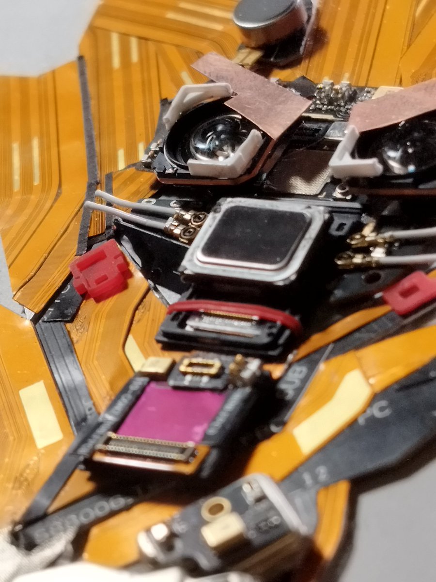 anguskhng's tweet photo. Got some close up photos of the tear down from #POCOLAB
All these shots were shot on #POCOX4Pro5G !
Honestly it was really difficult to out this lion together. https://t.co/OxxcoApkqP