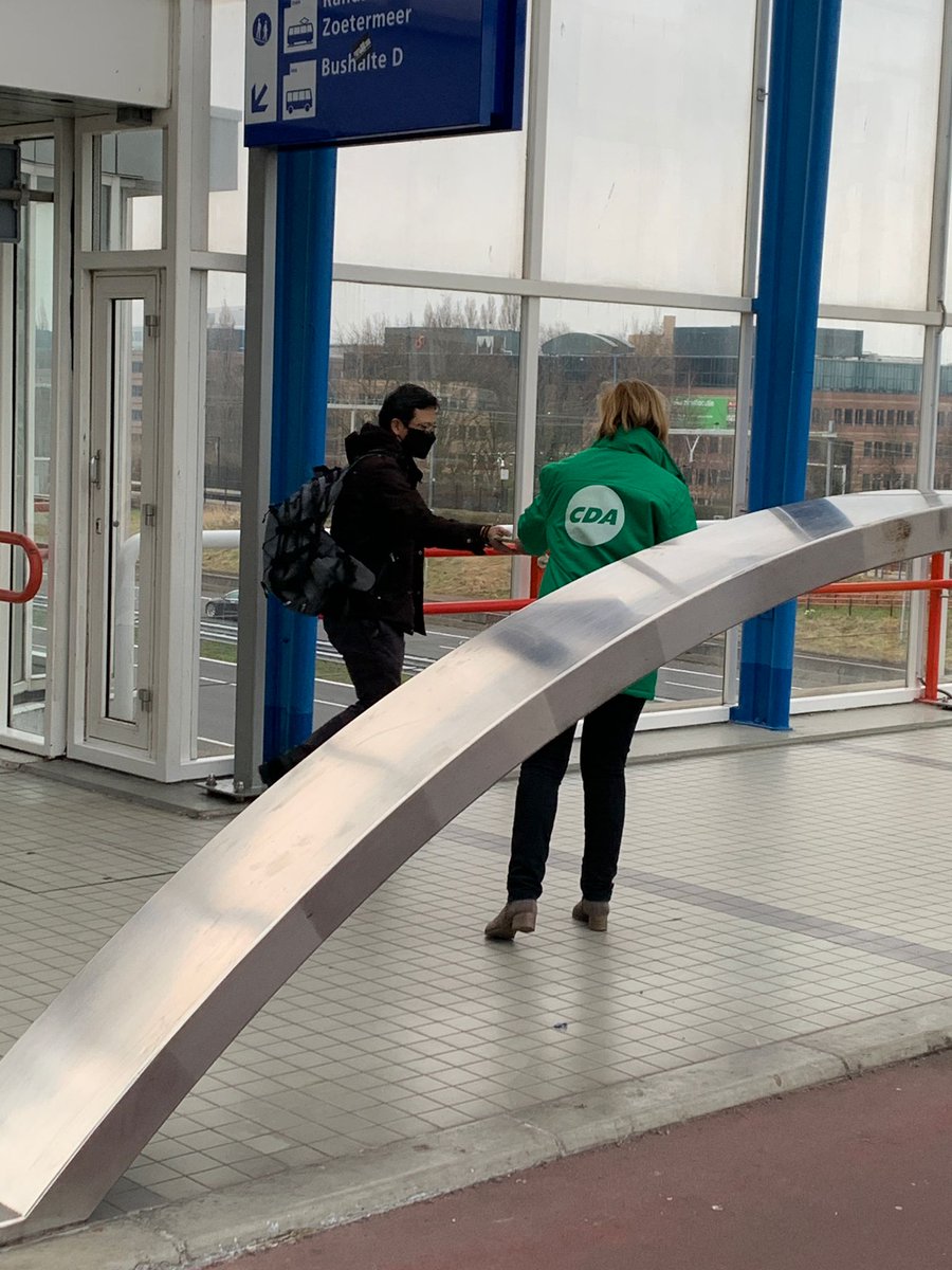 CDAZoetermeer's tweet photo. Een hele goedemorgen! De stembus is geopend 🗳 Tot woensdagavond 16 maart 21.00 uur kan er gestemd worden.Wij zijn weer vroeg uit de veren en zullen tot het laatste moment campagne voeren. Stem op CDA Zoetermeer, lijst 5.#zijaanzij #teamingeborg https://t.co/9lOPMqEehk