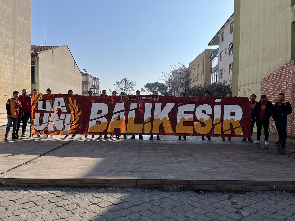 uAUNIBalikesir's tweet photo. ARMANIN PEŞİNDE!

GALATASARAYIMIZ - Beşiktaş maçı için İstanbul yollarındayız.
#ultrAslanUNI https://t.co/WOYvKCmiCG