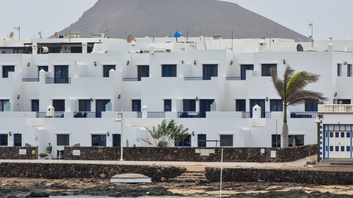 evitabeachsuite's tweet photo. Tu alojamiento en la Graciosa, frente al mar en https://t.co/F0yoH3Sn9Z https://t.co/QZOZaaO2FD