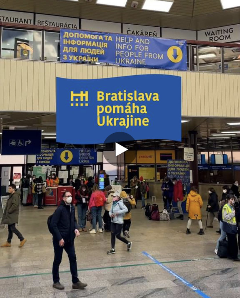 PDochodca's tweet photo. Denne hľadajú UKR parkovanie, zdá sa, že zatiaľ bez pokút a odťahovania (správne!), ale čo tak magistrát vymyslieť a zriadiť nové krízové parkovacie plochy tak, aby postupne nenarastala nervozita na všetkých stranách úplne zbytočne #realne #konkretne #prakticky
#bezvizualizacii https://t.co/nILFP63KPa