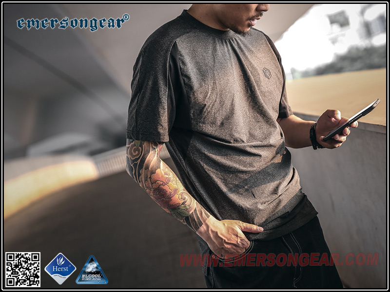 Emersongear's tweet photo. EMB9589  Emersongear Blue Label"Nighthawk" Function T-shirt 
first 500pcs Grey instock! https://t.co/qA04SNm2kI