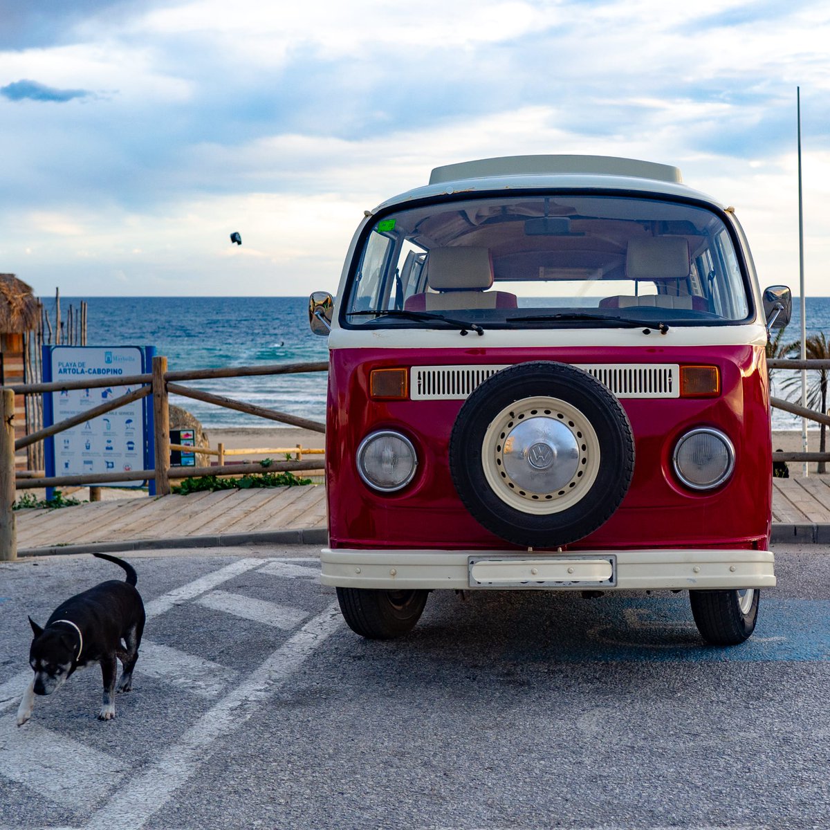 van2click's tweet photo. Una paradita... y a seguir. #vwt2 #photobooth #events #weddings #furgosclasicas #costadelsol #van2click https://t.co/ikbQABItau