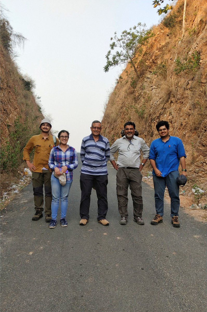 Had a great time with Prof. Somnath Dasgupta and Prof. Sankar Bose during my MSc dissertation fieldwork in the Eastern Ghats Province. Mg-Al UHT granulites are such a fantastic rock to see (and to work with, ofcourse)! 😁🥳 

#metamorphicpetrology #fieldwork