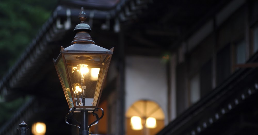 swiftermglobal's tweet photo. Why do companies gaslight email personalisation? Gaslighting - a form of psychological abuse, (dimming the lights to hide the clarity of truth) where a company makes someone question their perception of reality. 
https://t.co/7crf3ueckO
#ecommerce #marketing #technology https://t.co/9KBTMfSSCc