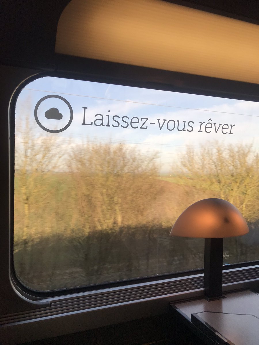 ibascou's tweet photo. Tgv Paris lille ce matin .. une super équipe du soleil du confort .. je ne m en lasse pas 😊 @sophiebrionSNCF @LudovicBaudet @gildasmat https://t.co/fcAwG3vEIp