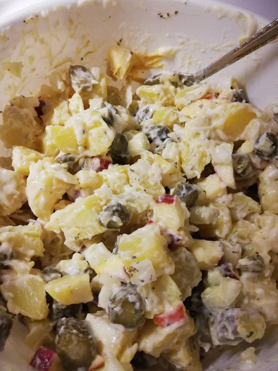 _seamstress_'s tweet photo. #vorkochen
Heute: Kartoffelsalat nach Omas Rezept. Leider schmeckt er trotzdem nicht genau wie ihrer. 🤷🏼♀️🙈 https://t.co/C0uUBPBsXN