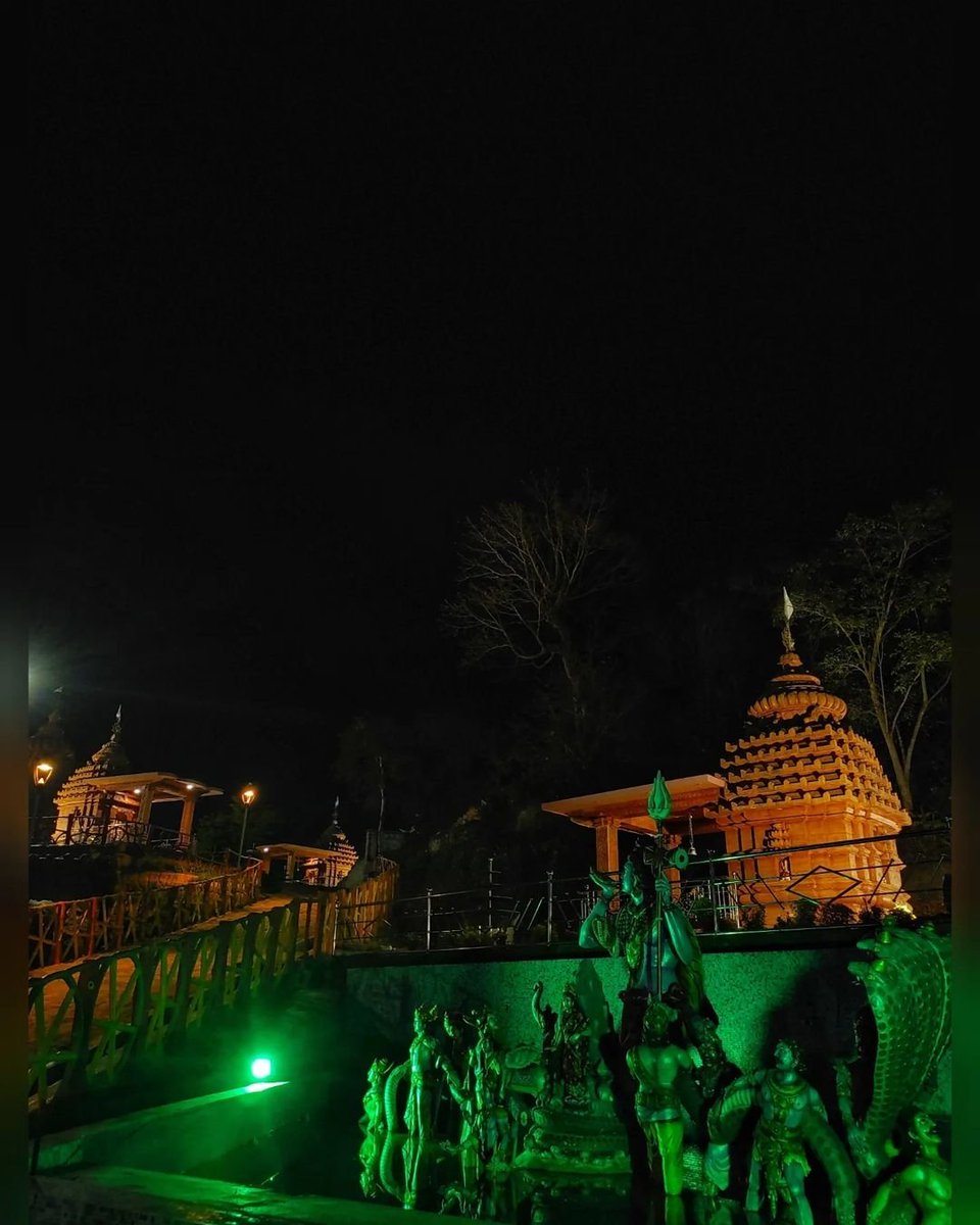 PureOdisha's tweet photo. One of the most beautiful temples of Odisha that most Odias don't know about. It's not just clean and beautiful, it's also the ninth tallest Lord Shiva statue in India.📍Lord Beleswar, Bhanjanagar, Ganjam, Odisha. 📸Clicks are by @PureOdisha
#bhanjanagar #beleswar #lordshiva https://t.co/eIkn1PvfIJ