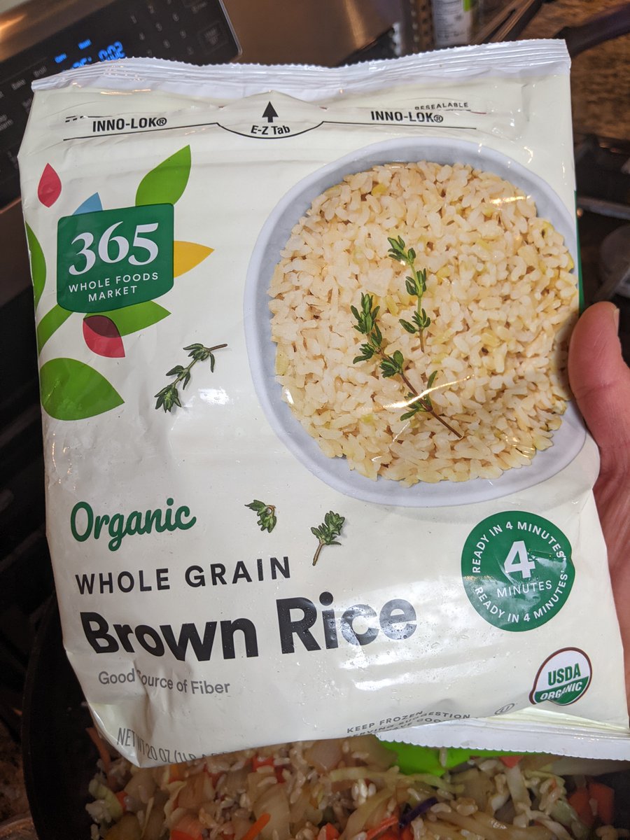 ChefKatieS's tweet photo. Super Veggie Fried Rice #wfpb #wfpbno #oilfreevegan #oilfreerecipes #veganrecipes #friedrice #veggiefriedrice #healthyrice #wholegrains #forksoverknives #vegan #veggies #betterthantakeout #healthyvegan #veganfood #healthyrecipes #veganchef https://t.co/LW8xplIelk https://t.co/e2s2FnBMV1
