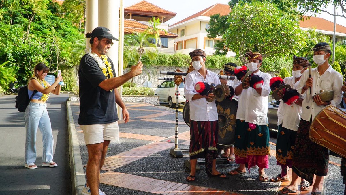 westinbali's tweet photo. It’s a beautiful day here! Finally the time has come to us, we are so happy to welcome @jetstaraustralia flight back to Bali with the first group of media fam trip today.
We look forward to welcoming more guests soon and to continue extending our service from the heart. https://t.co/WbupPcnvCb