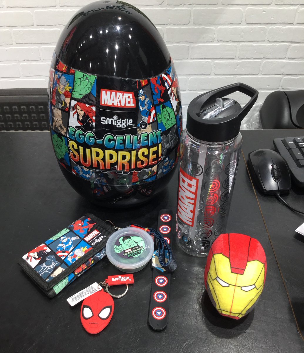 💥 AVENGERS ASSEMBLE! ☄️
Marvel & Disney princess Egg-cellent Surprise eggs are now £20 at @smiggle_  !
#smigglehillstreet #middlesbrough #eggcellentsurprise #mavel #marvelxsmiggle #avengers #disney