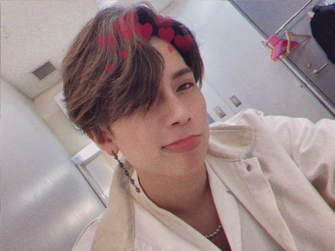 FNz0eoXVUAIeu6W?format=jpg&name=small