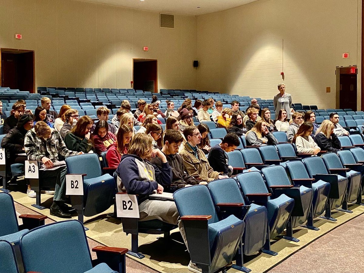 PantherPressSHS's tweet photo. @PAbusinessweek day one at SHS. The journey begins. #shsbusinessweek2022 https://t.co/sY80OXCXCU