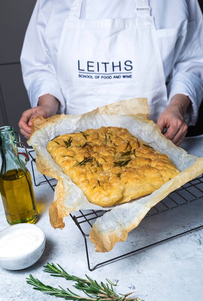 Do you know your focaccia from your ciabatta? Bigas from your poolish? 

Rise to the challenge and take a look at our range of breadmaking classes at Leiths here, available at all levels: leiths.com/category/bread…

Photos by @emmottelainea