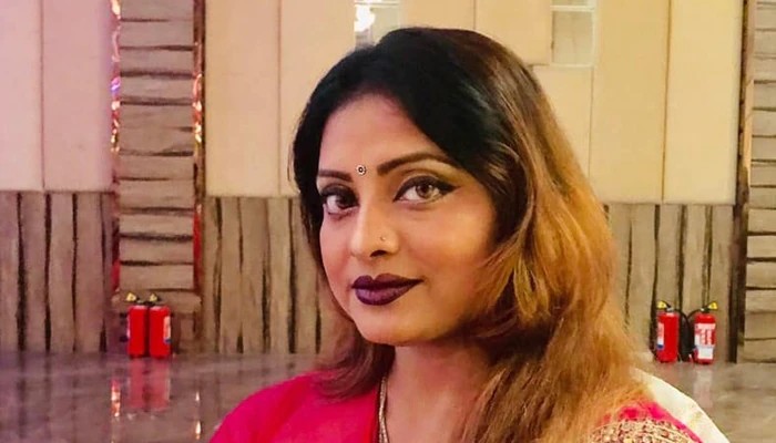 Zee24Ghanta's tweet photo. কেন পকেটমারির পথ বেছে নিলেন বইমেলা থেকে আটক বলি অভিনেতা রূপা দত্ত?

#rupadutta #bollywoodactorArrested #bookfair

https://t.co/U1EIHypp5M https://t.co/ew85FXwGAT