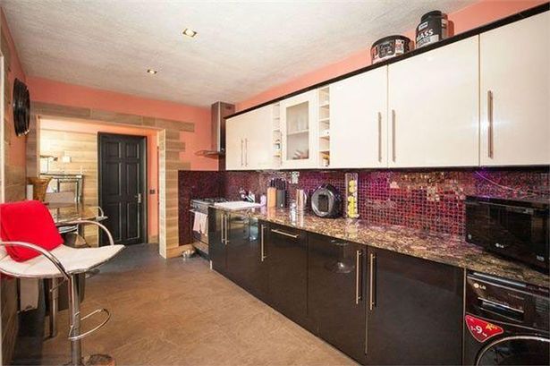 House hunters amazed by unassuming terraced home that hides jaw-dropping rock star interior

buff.ly/3MNR2lV
Contact us at contact@minihangroup.co.uk 
Phone Number: +44 1282 570599
or PM us through our page
#quality #accommodation #housing #property #Lancashire #tenants