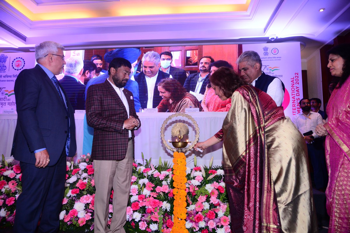 officialepfo's tweet photo. Glimpses from the #InternationalWomensDay celebration held on 8th March, 2022 at India Habitat Centre, New Delhi.

#EPFO #SocialSecurity #AmritMahotsav 

@AmritMahotsav https://t.co/0CWgnFZmxF