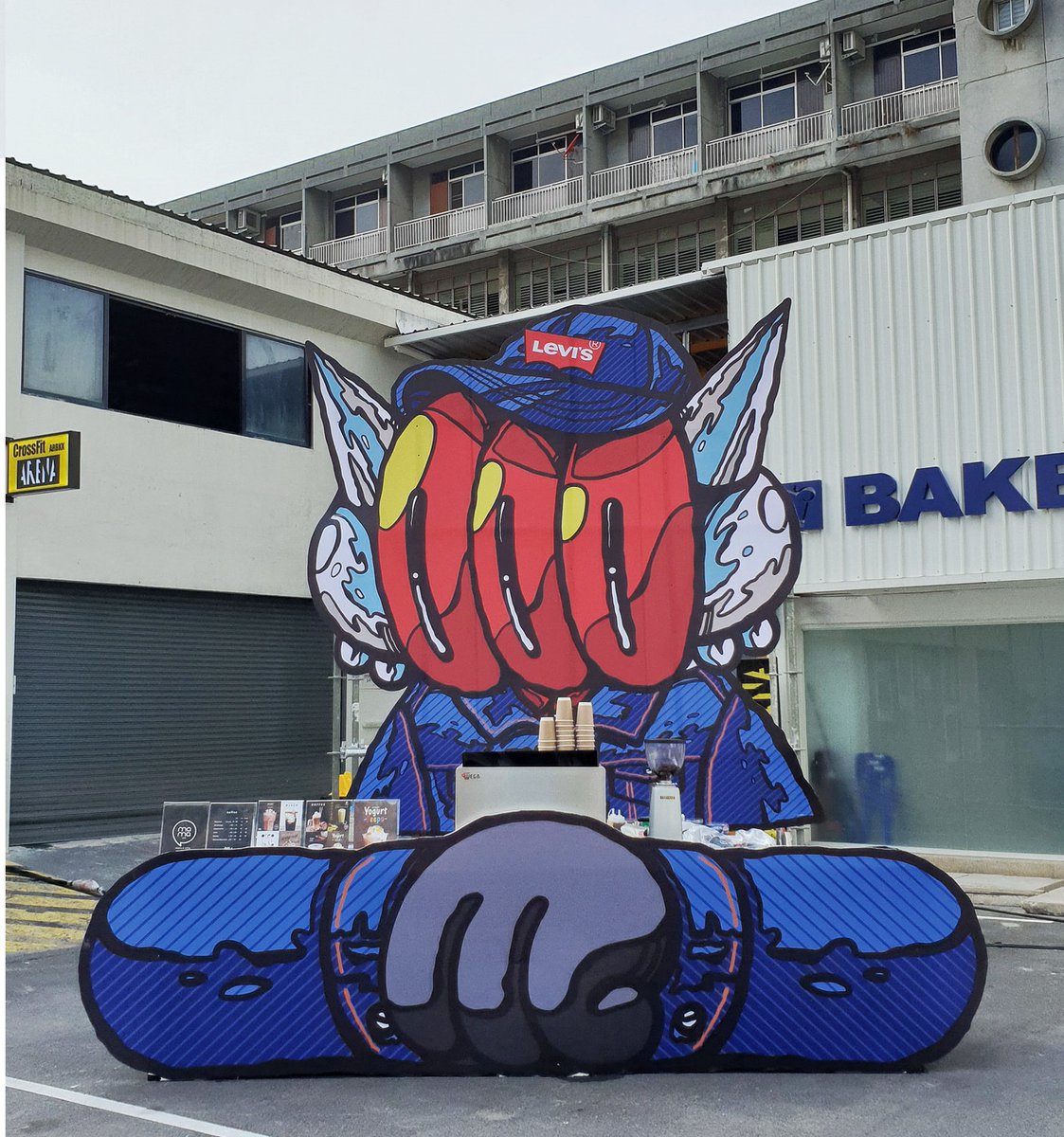 N3ighborsNFT's tweet photo. After their first appearance, hundreds of people have seen them in different places around the world.

DISCLAIMER: don’t be afraid of them, they are friendly ones. You can even invite them for a drink 😄 https://t.co/P44WNKq1Rd