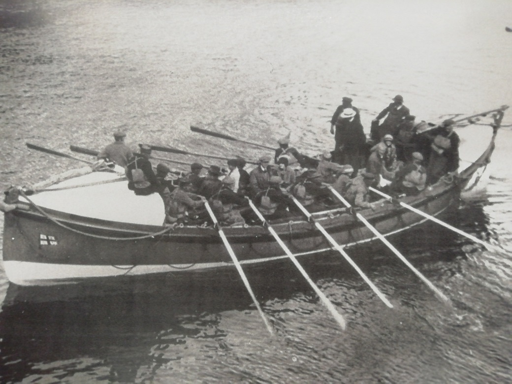 Join us this Tuesday from 3.30-4.30pm for the next <a href="/DockyardChatham/">Dockyard Chatham</a> session with @ageukmedway: 'GRACE DARLING AND RNLI. The RNLI is an important partner to the Historic Dockyard. Hear about Grace Darling’s brave rescue and what her life was like.