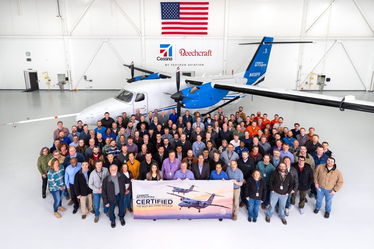 TextronAviation's tweet image. The @Cessna SkyCourier twin utility turboprop —passenger and freighter configurations— are now officially FAA certified!
Thanks to our legendary Textron Aviation team, the next big thing in flight is ready for takeoff.
Learn more ➡️ bit.ly/3JqvFW5
#FlyCessna #aviation