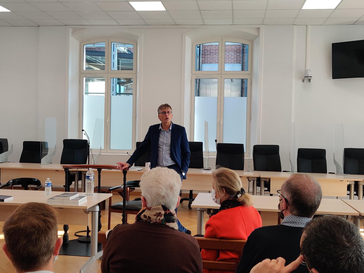 TjEvreux's tweet photo. 📖Le tribunal judiciaire d’Évreux a eu le plaisir d'accueillir ce jour Marc Hédrich, conseiller et président de cour d'assises, pour un déjeuner-conférence sur son ouvrage « L'affaire Jules DURAND, quand l'erreur judiciaire devient crime. » https://t.co/r8kKH2A1LH