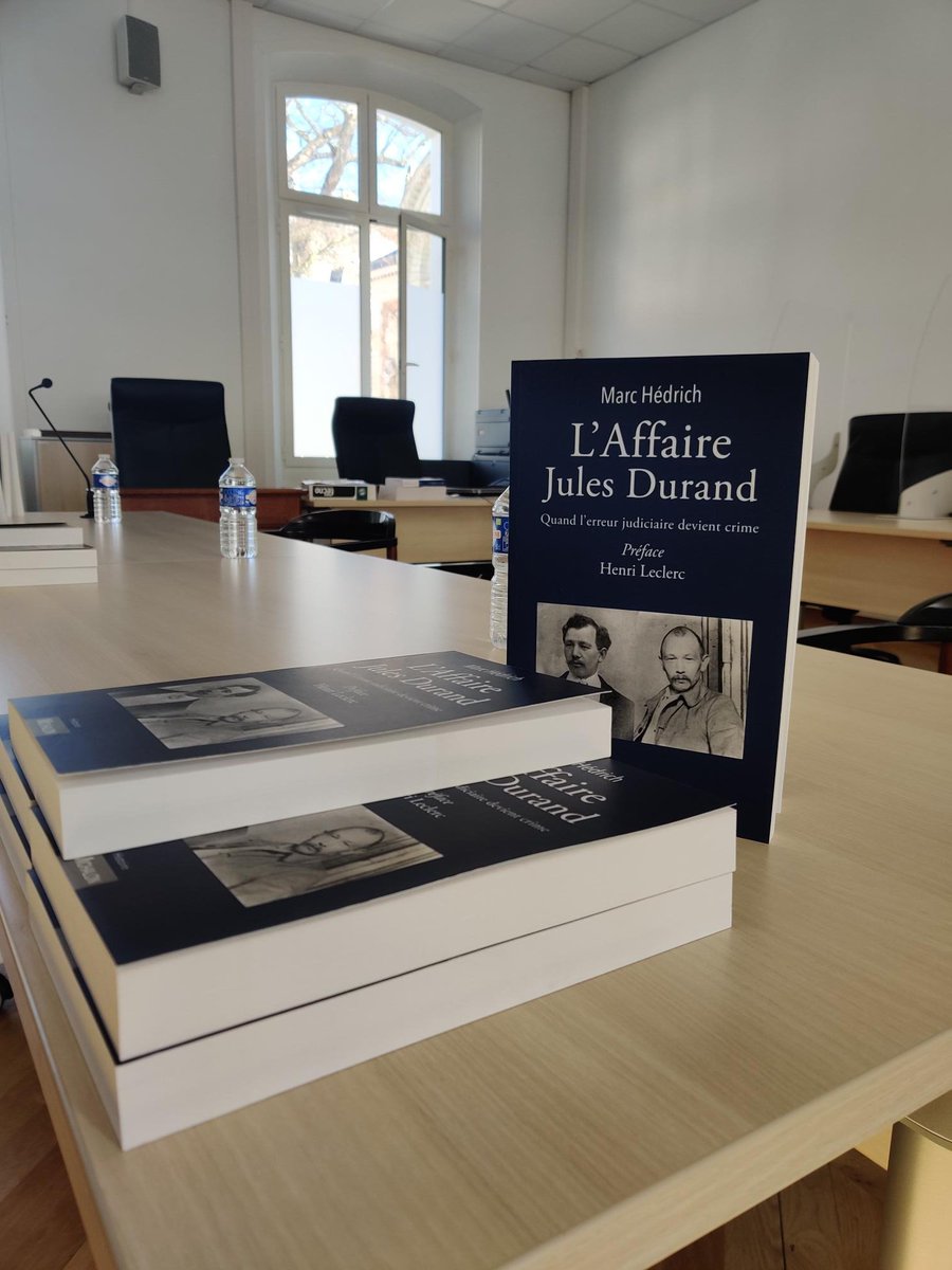 TjEvreux's tweet photo. 📖Le tribunal judiciaire d’Évreux a eu le plaisir d'accueillir ce jour Marc Hédrich, conseiller et président de cour d'assises, pour un déjeuner-conférence sur son ouvrage « L'affaire Jules DURAND, quand l'erreur judiciaire devient crime. » https://t.co/r8kKH2A1LH