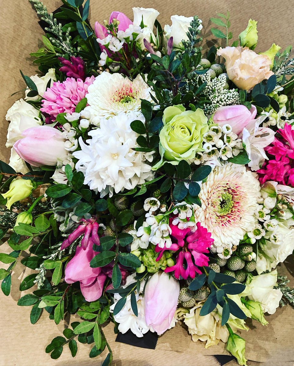 Recharging after a busy weekend of #wedding #flowers and orders. 

#knutsford #knutsfordflorist #cheshire #cheshirewedding #cheshireflorist #bridalbouquet #floristry #design #events