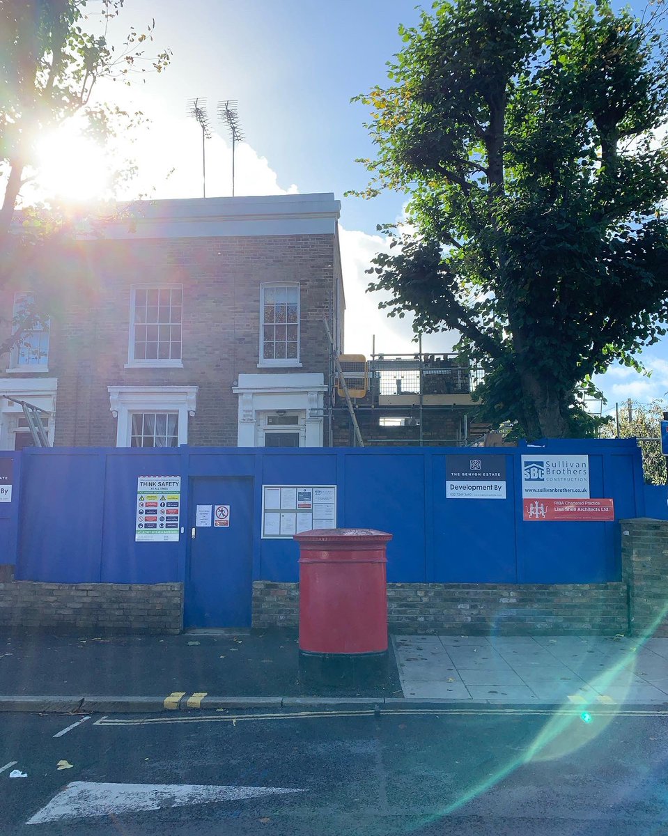 TheBenyonEstate's tweet photo. Fantastic work progress at our development at the Englefield Road site. The construction involves a complete refurbishment &amp; extension-creating a 1bed flat, and 2bed and 3bed garden houses.🌳 @lisashellarchs #SullivanBrothersConstruction #thebenyonestate https://t.co/GpdTye7sPg