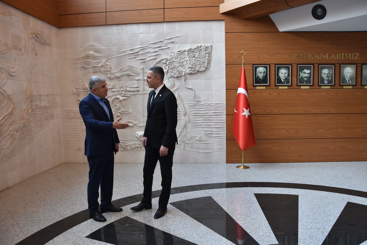 ozgur_cankaya_'s tweet photo. İlçe Başkanımız Fahri Yıldırım,Türkiye Barolar Birliği Başkanı Erinç Sağkan'a hayırlı olsun ziyaretinde bulunmuştur
TBB ziyaretine Çankaya Belediye Meclisi CHP Grup Başkan vekili Yeliz Aşcı,Belediye Meclis Üyelerimiz,İlçe Yöneticilerimiz ve İlçe Kadın Kolu Başkanımız katılmıştır. https://t.co/29dPJG9gtF