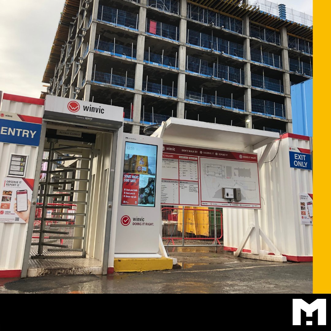 Our Outdoor Totems come with Hi-Bright sun readable monitor &amp; reflective toughened glass as standard. Contact 💻<a href="/hardhatmedia/">HardHat Media</a>.co.uk, call 📱01635 550700 or visit  🖥  hardhatmedia.co.uk 
#loveconstruction #digitalsignage #contech