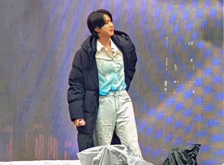 iamchaeunkim's tweet photo. BTS #PTD_ON_STAGE_SEOUL Soundcheck D3 😍

Hyung Line https://t.co/nqbBVCCymz
