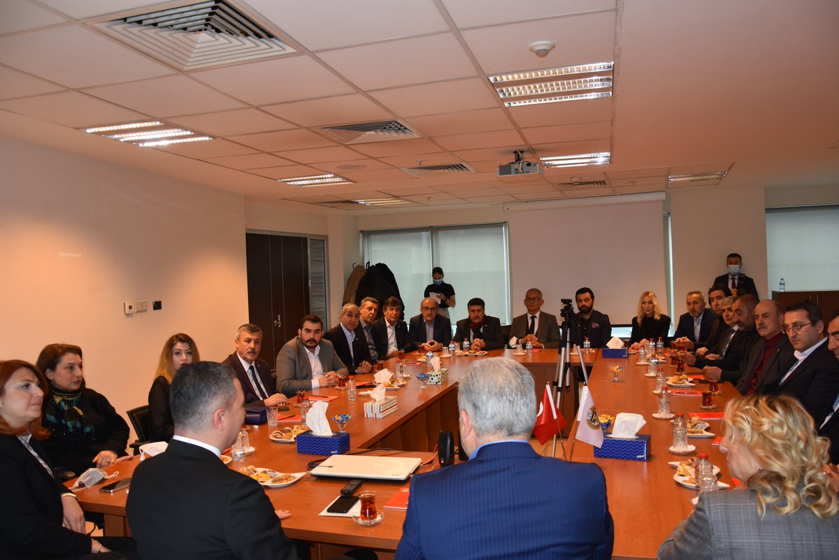 ozgur_cankaya_'s tweet photo. İlçe Başkanımız Fahri Yıldırım,Türkiye Barolar Birliği Başkanı Erinç Sağkan'a hayırlı olsun ziyaretinde bulunmuştur
TBB ziyaretine Çankaya Belediye Meclisi CHP Grup Başkan vekili Yeliz Aşcı,Belediye Meclis Üyelerimiz,İlçe Yöneticilerimiz ve İlçe Kadın Kolu Başkanımız katılmıştır. https://t.co/29dPJG9gtF