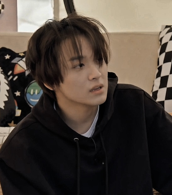 ihaecyou's tweet photo. this haechan.. https://t.co/V9X36KysfV