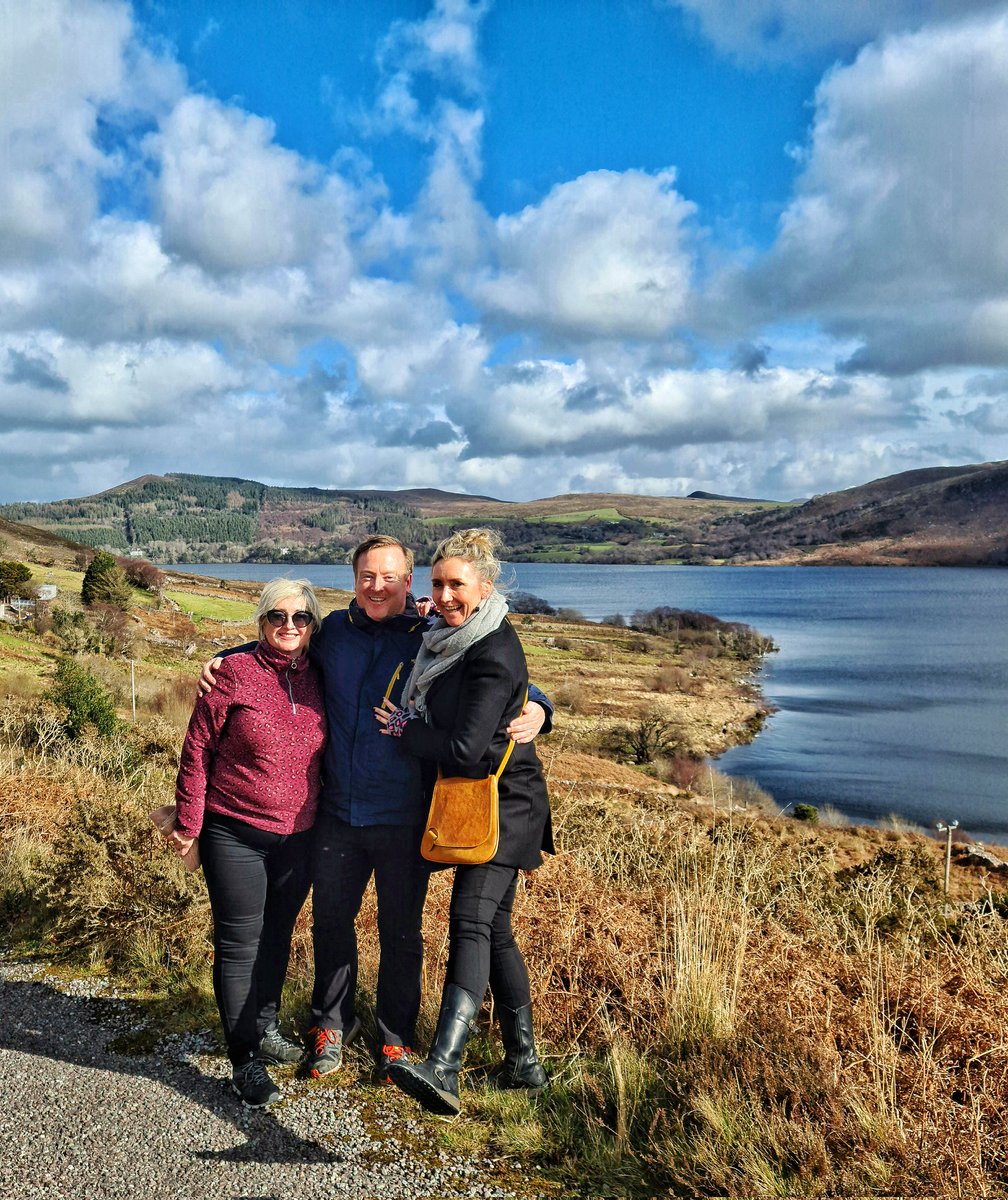 Having enjoyed a well needed pitstop, it was time to walk off lunch, by moving our #MeetInKerry #MakeItIreland #Big Day Out to the hills. As the rain cleared &amp; the clouds lifted, we enjoyed an informative walk &amp; spectacular #Kerry views with our <a href="/hiddenIre_tours/">Hidden Ireland Tours</a> guide Vincent 🍀