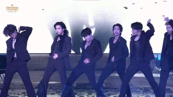 iamchaeunkim's tweet photo. the iconic blackswan !! https://t.co/m9cPJOlKcQ