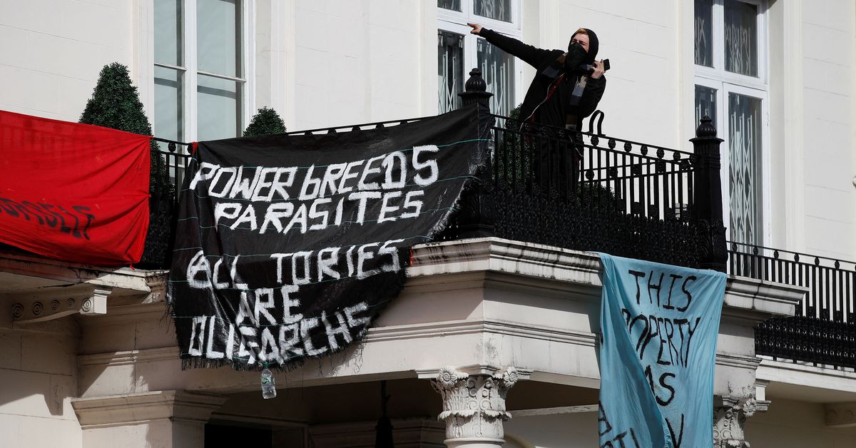 Squatters occupy Russian oligarch's London mansion reut.rs/3w910bM
